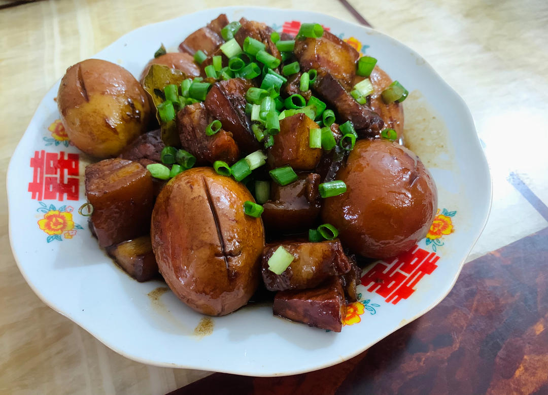 其实也不是很难的红烧肉烧蛋