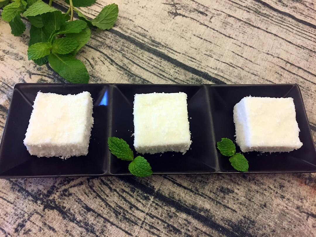 小吃 椰汁雪花糕 lomani做的椰汁雪花糕 用椰浆做会