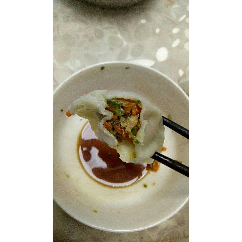 芹菜胡萝卜猪肉水饺
