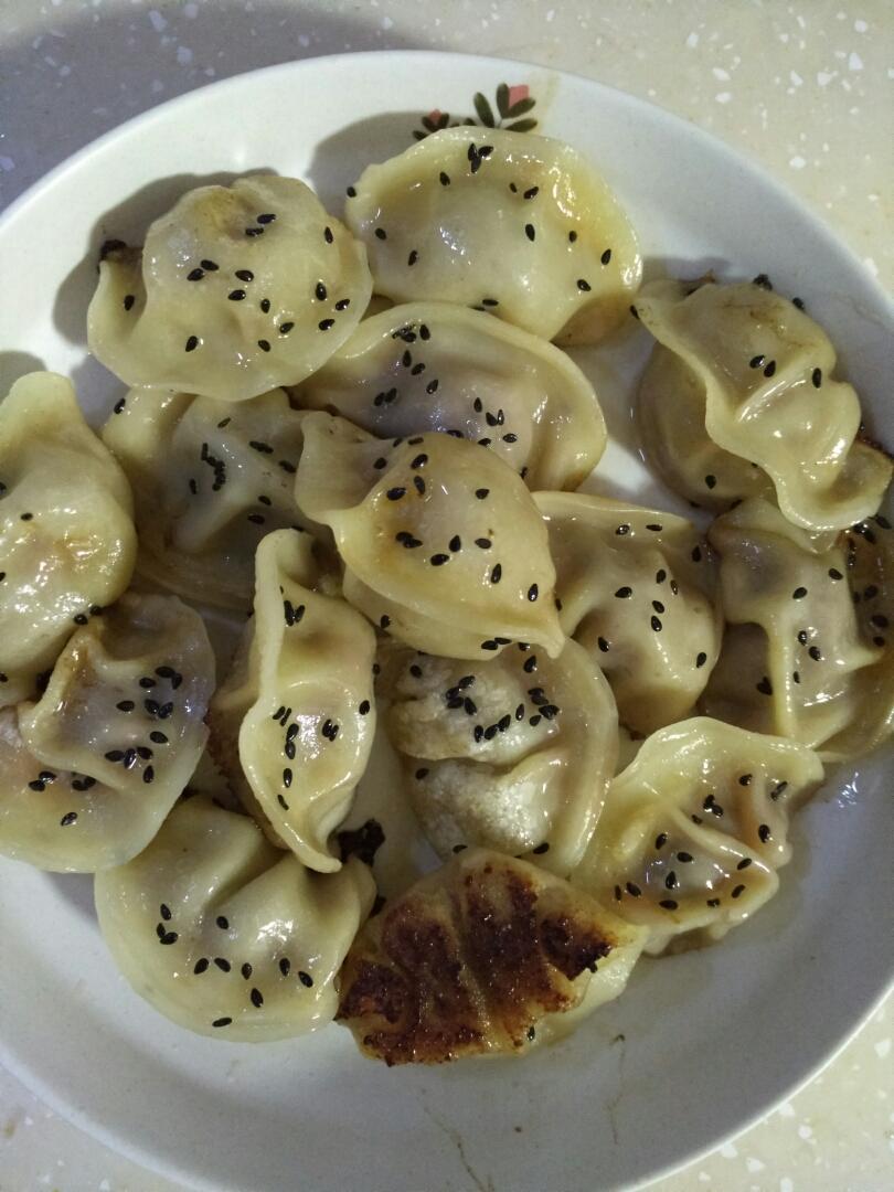锅贴饺子