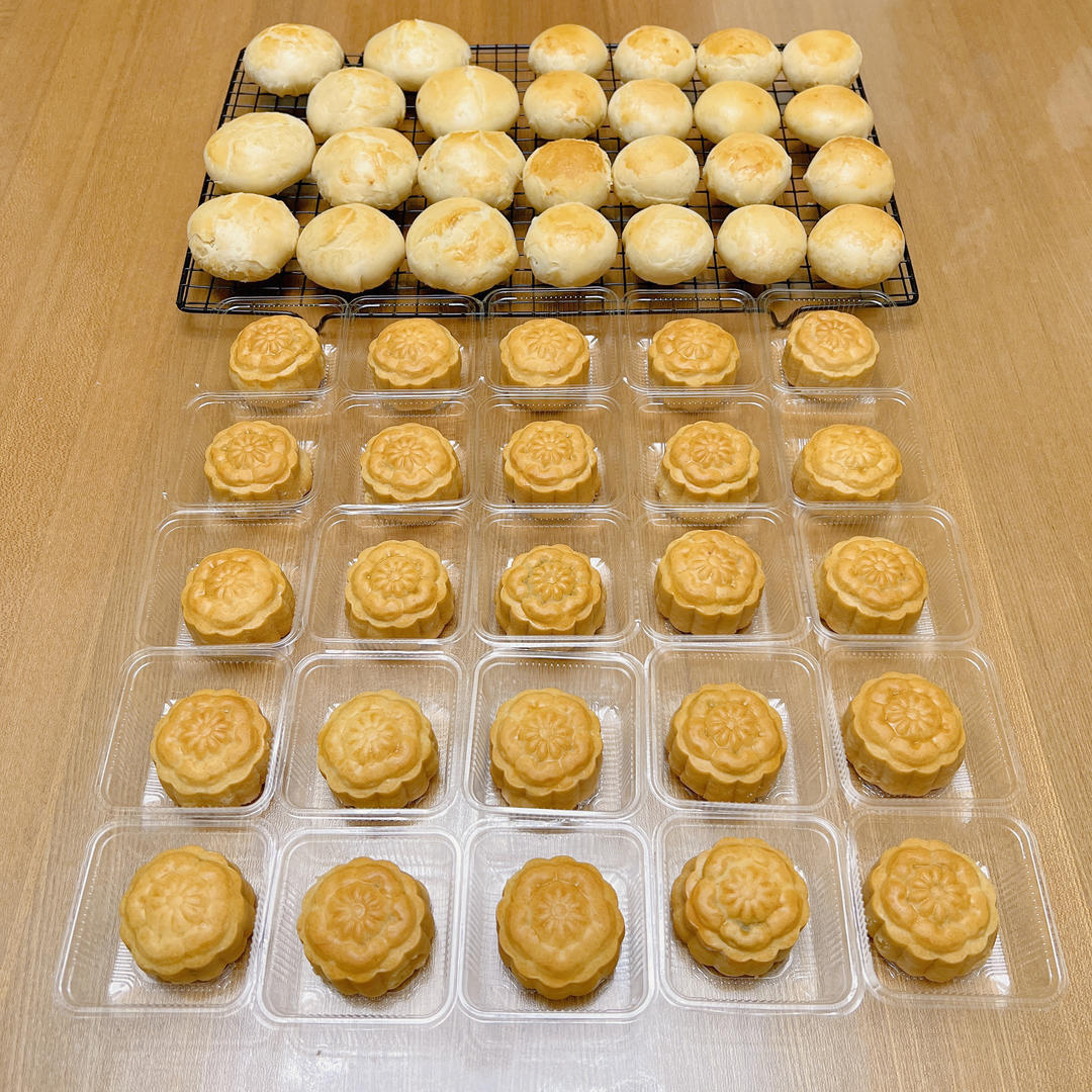 广式月饼—蛋黄莲蓉月饼