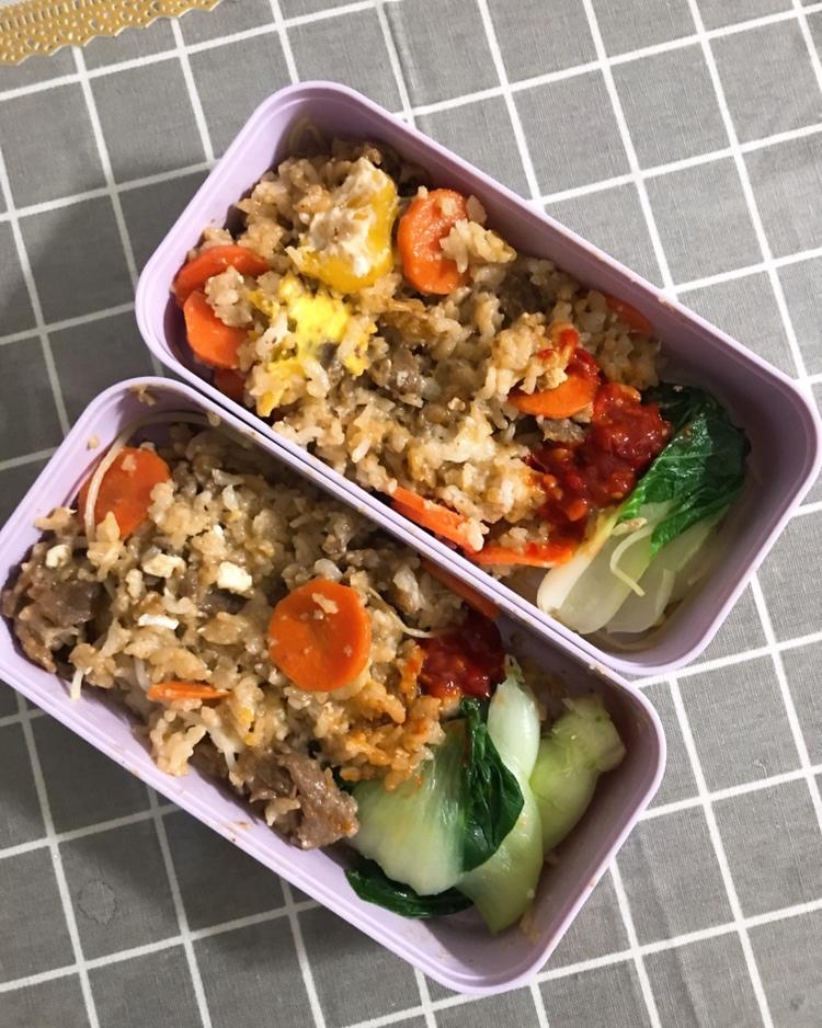 牛肉砂锅饭