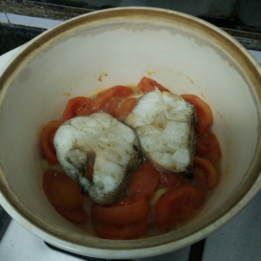 八时入席菜谱——番茄薯仔鳕鱼煲