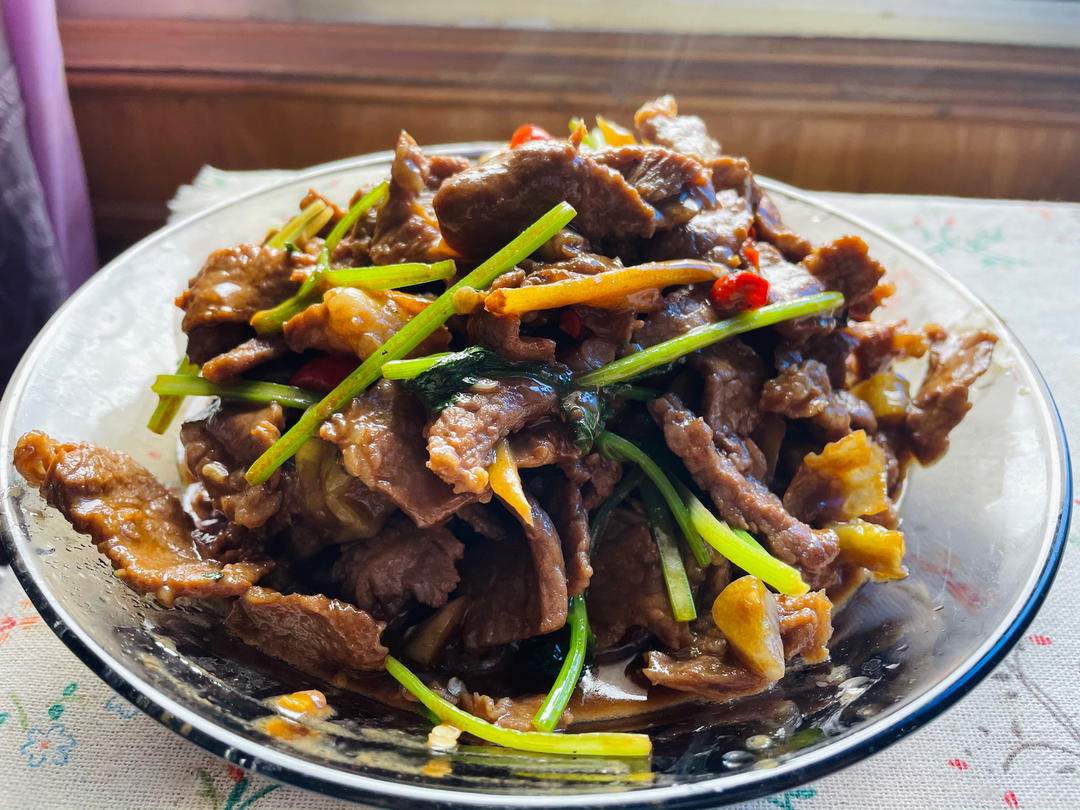 小炒黄牛肉，肉嫩味香！太好吃了简直是米饭杀手！