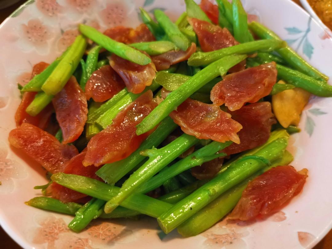 荤素搭配--芦笋炒腊肠