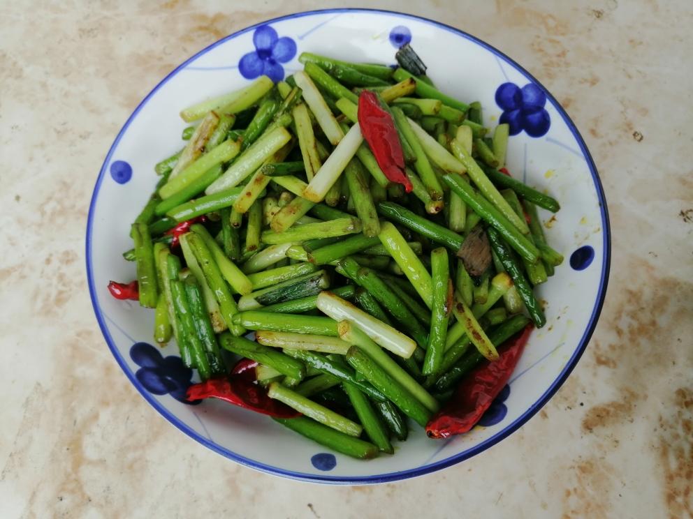 清炒蒜苔