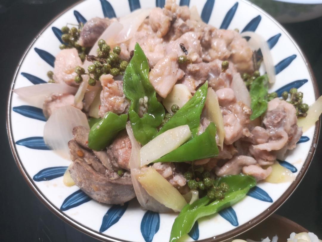 『双椒兔』麻辣鲜嫩一口接一口