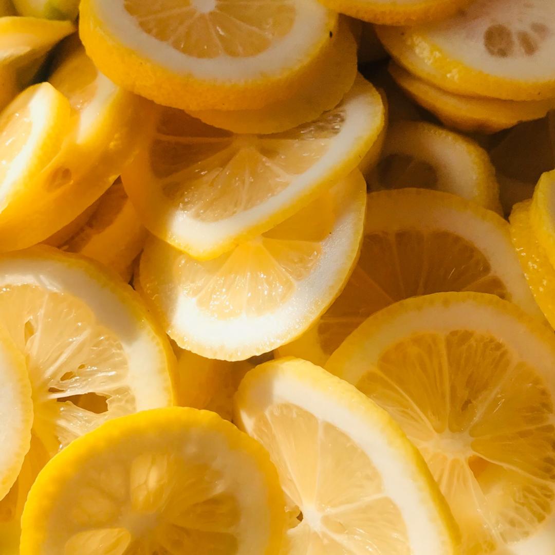 柠檬是酸酸酸酸的