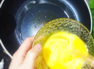 黄金菠菜鸡蛋汤🍲的做法 步骤2