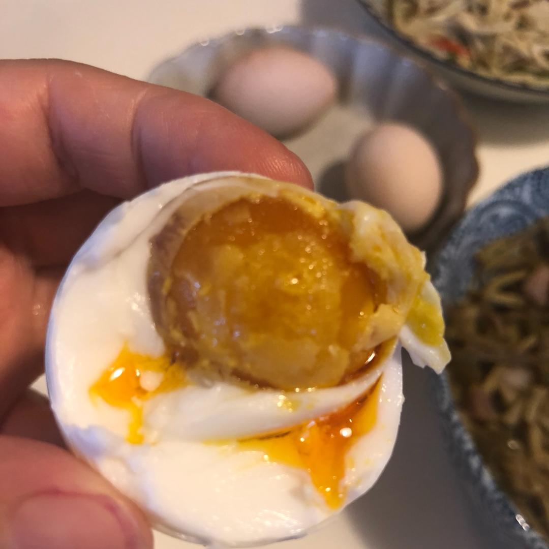 朴素的咸鸭蛋