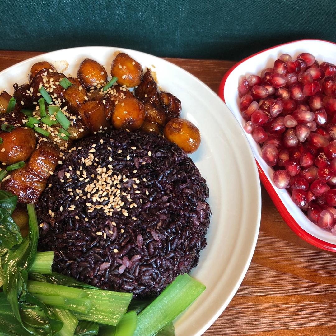 加了鹌鹑蛋后，这盘红烧肉，美味的逆天啦——鹌鹑蛋烧肉（孔瑶食谱）