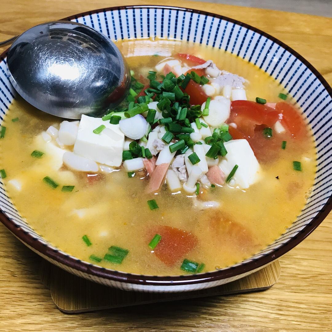 鲜掉眉毛的菌菇豆腐汤