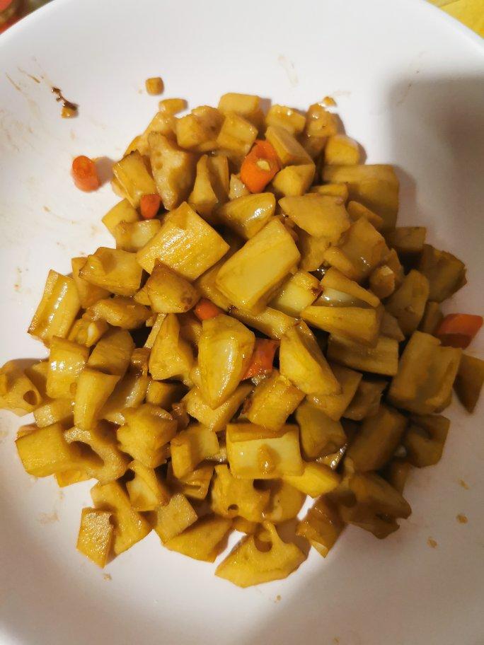 家常快手菜小炒藕丁真香