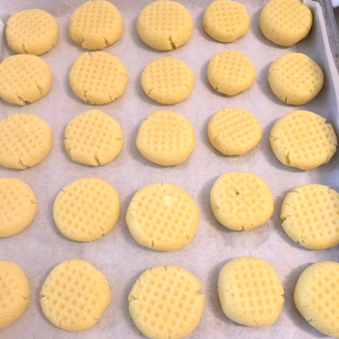 牛奶饼干