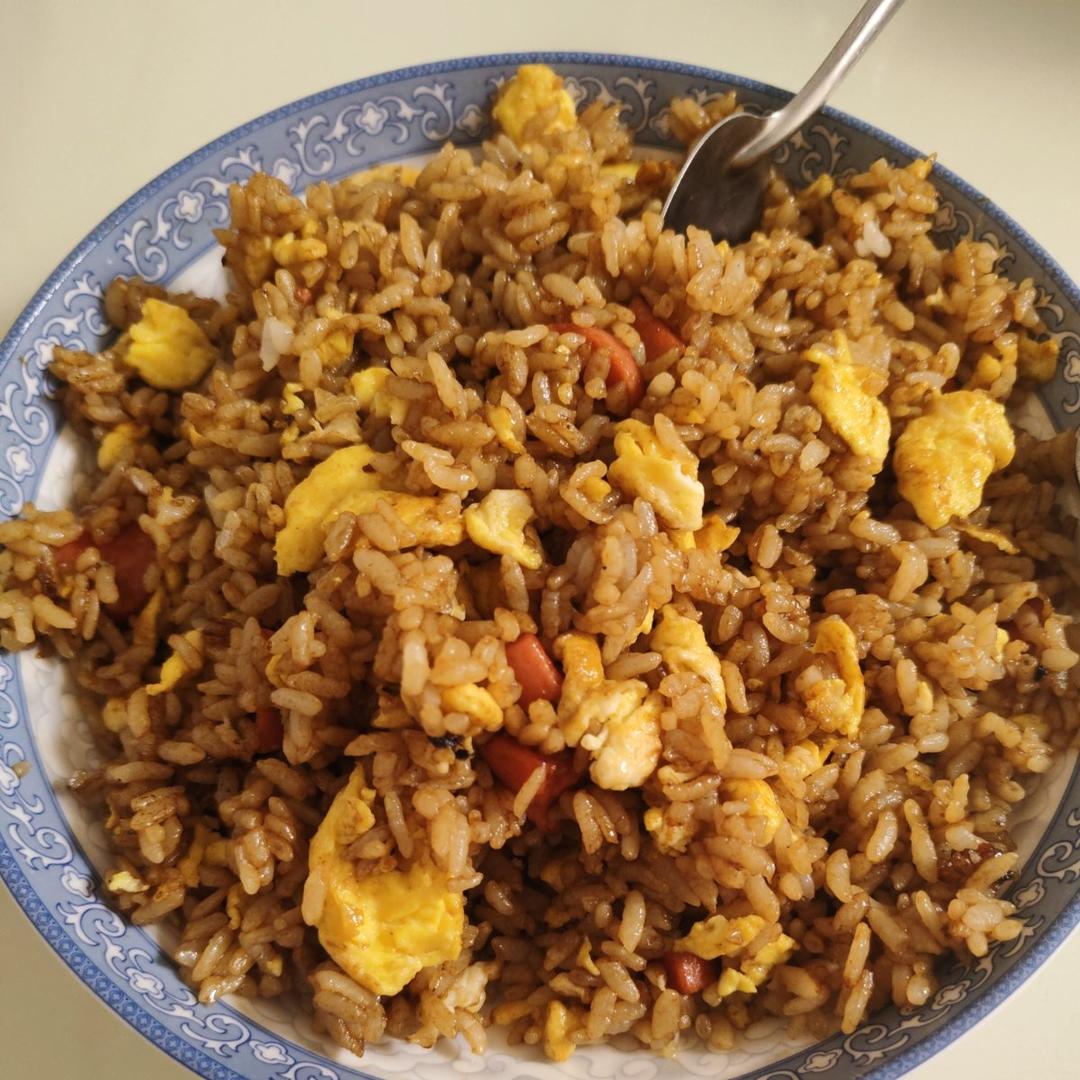 邻居抢着来我家吃土豆香肠炒饭，原来这么香！