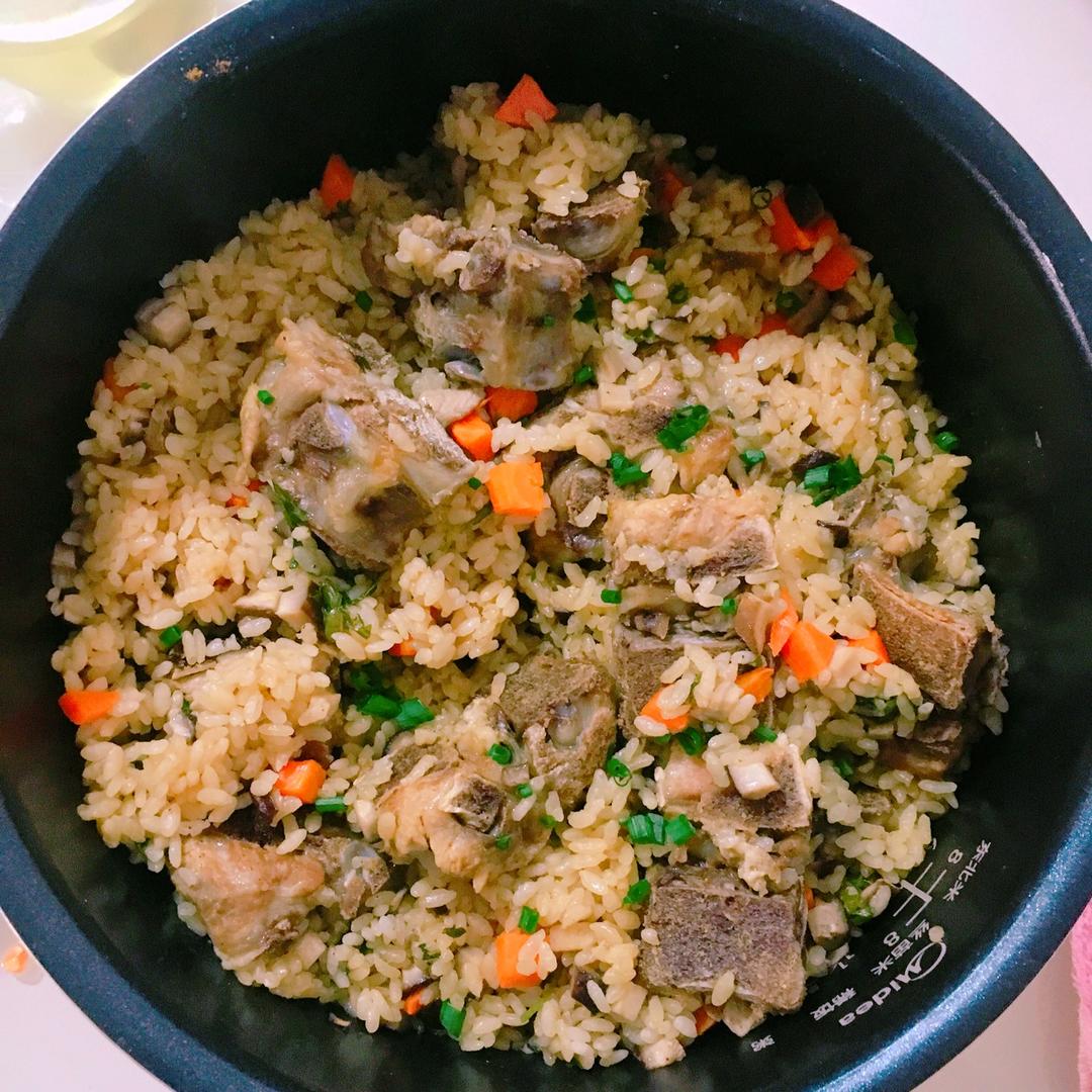 喷香排骨焖饭（爆好吃）