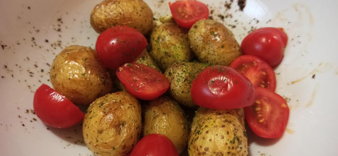 热乎乎的香烤小土豆与冬天最搭