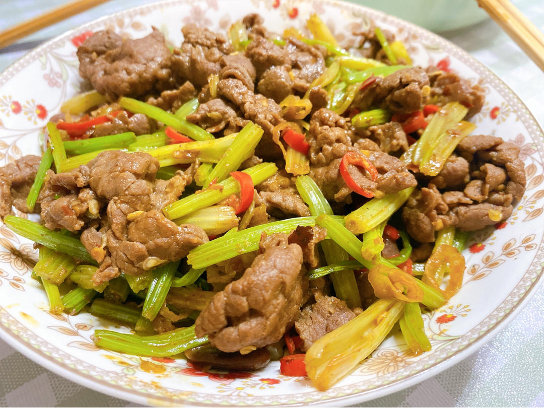小炒黄牛肉（湘菜）