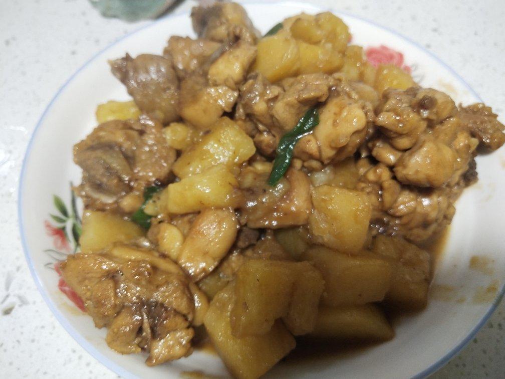 鸡腿炖土豆 上桌秒空盘 汤都喝干了！