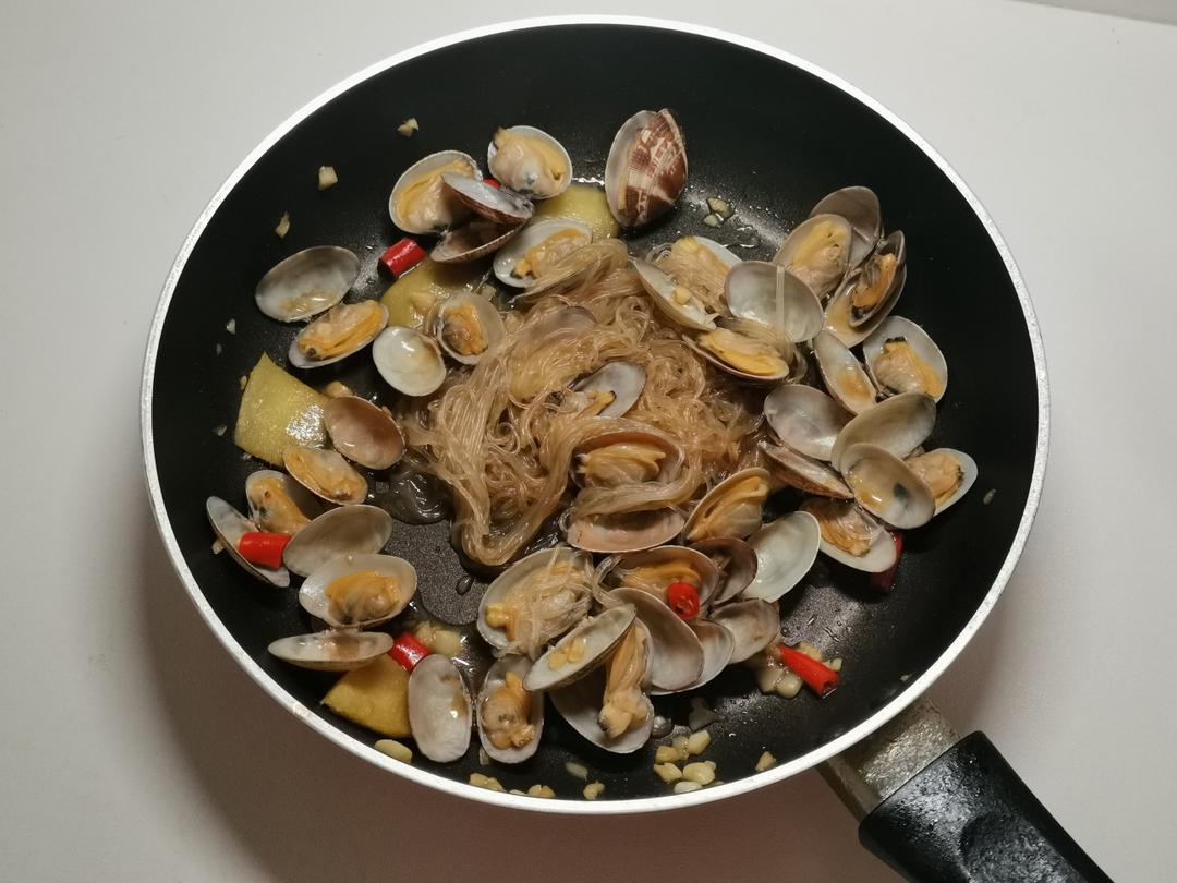 🔥超级简单的辣炒花蛤～味道绝对好吃到舔壳