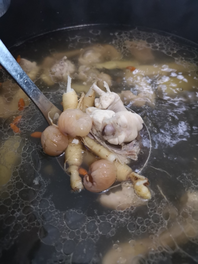 火锅式的鲜人参鸡汤的做法