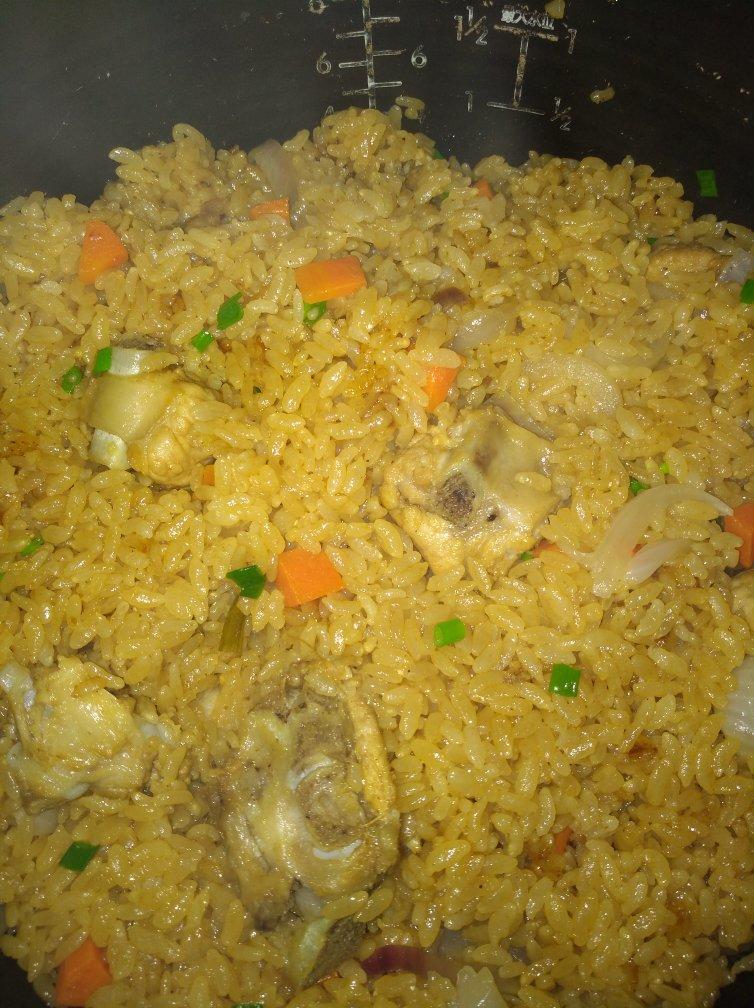 【排骨焖饭】