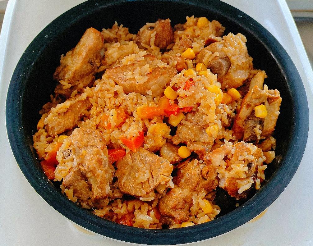 【排骨焖饭】