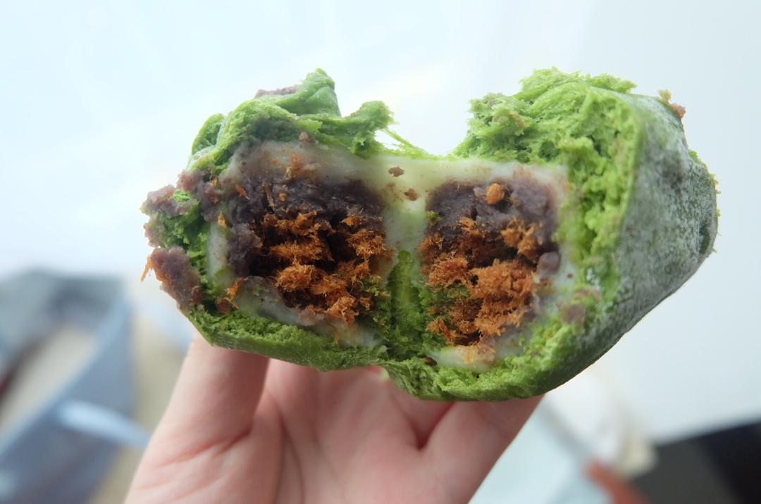 比原麦山丘还好吃的【抹茶麻薯古早味面包】肉松红豆沙