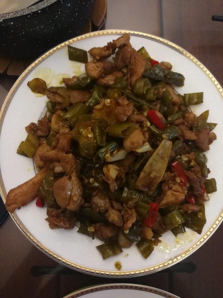 酸辣椒炒鸡腿