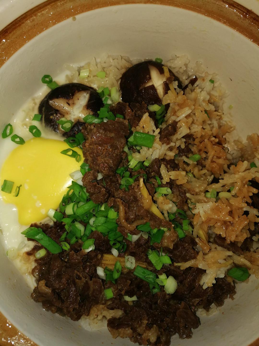 香肠煲仔饭