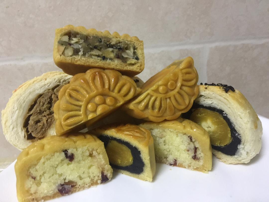 广式月饼—蛋黄莲蓉月饼
