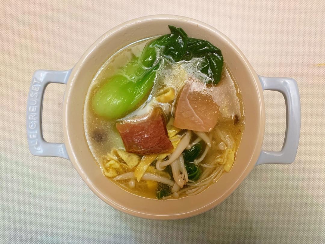 鲜味菌菇汤