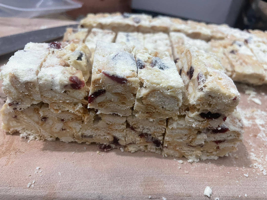 蔓越莓雪花酥（软版牛轧糖口感不甜）