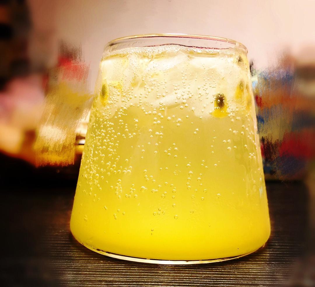 百香果苏打的做法