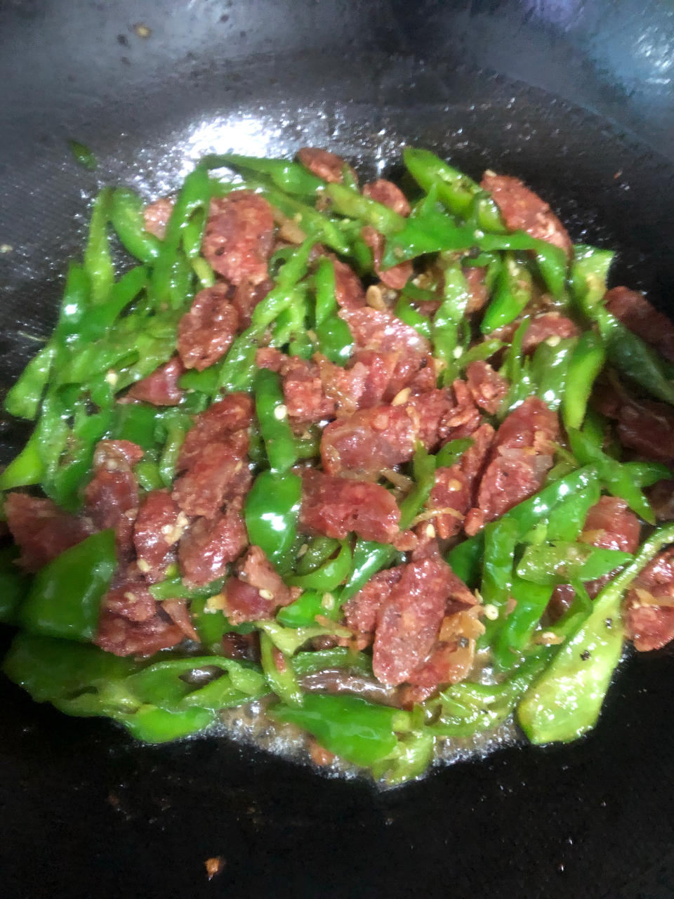 青椒炒广式香肠