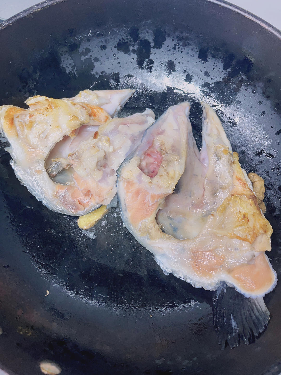 三文鱼头豆腐汤（超简单！超鲜！）