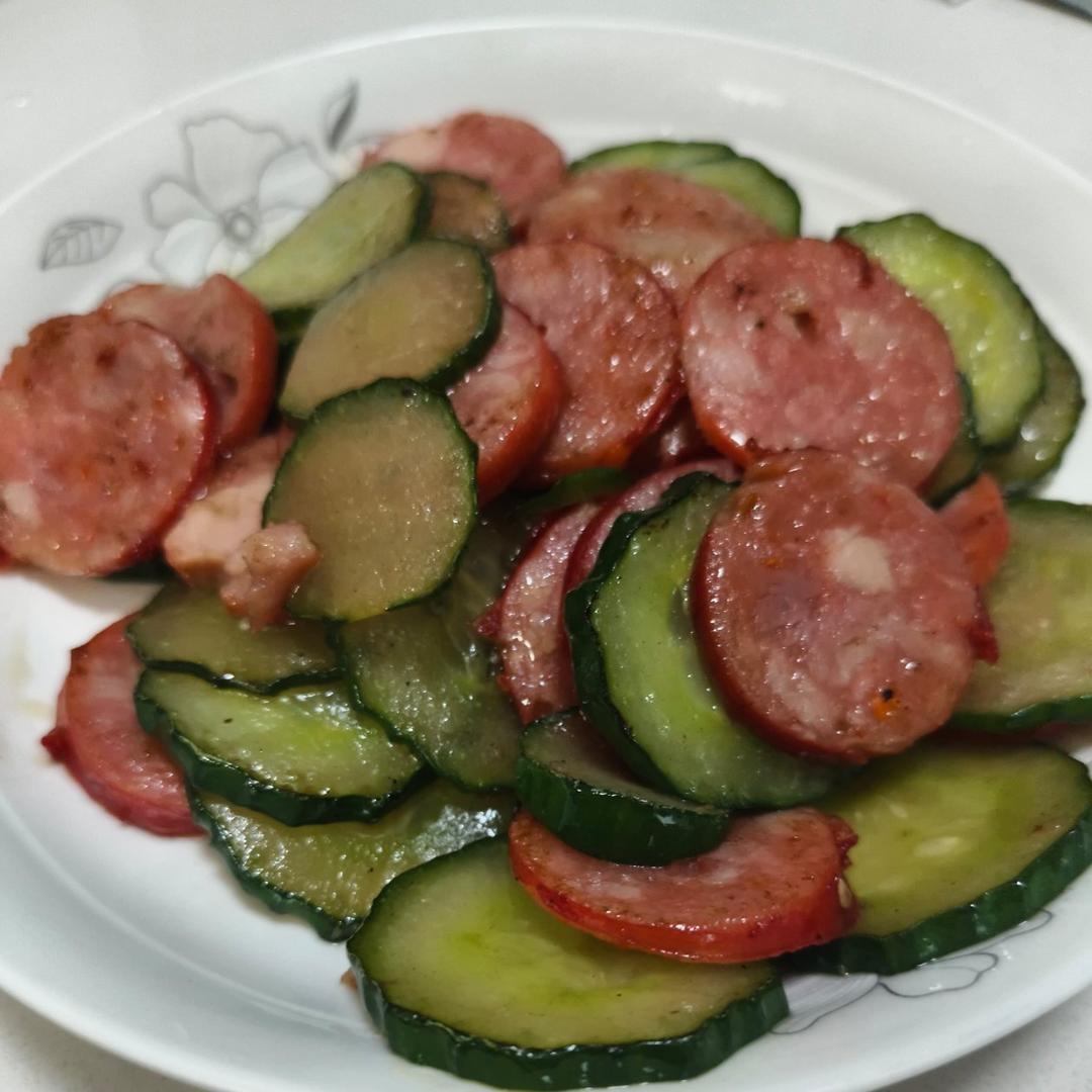 黄瓜炒火腿肠