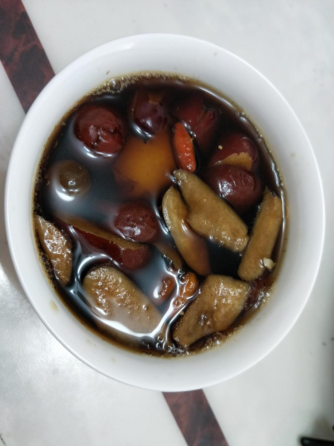 红枣桂圆枸杞红糖水