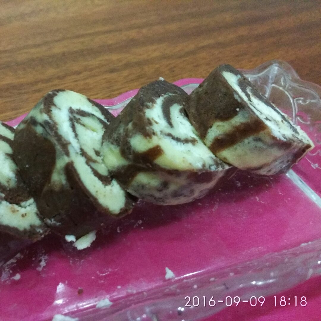 五彩斑斓的彩虹蛋糕卷   #皮黑森林#