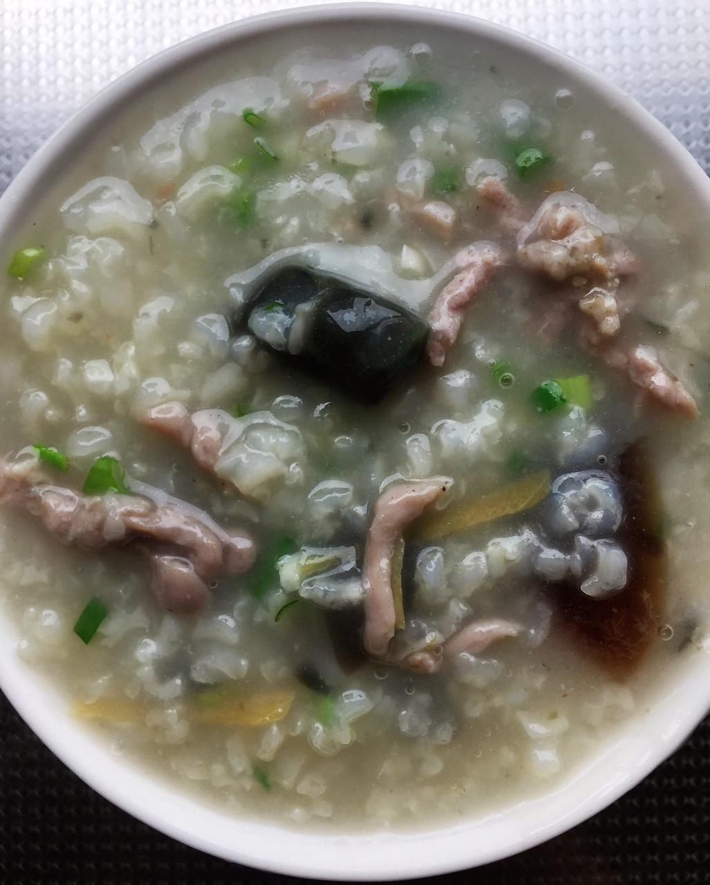 堂妈小厨——超好喝的皮蛋瘦肉粥