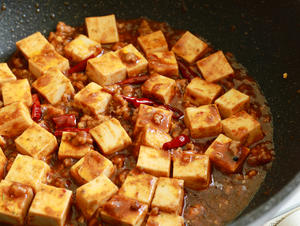 麻婆豆腐盖浇饭的做法 步骤4