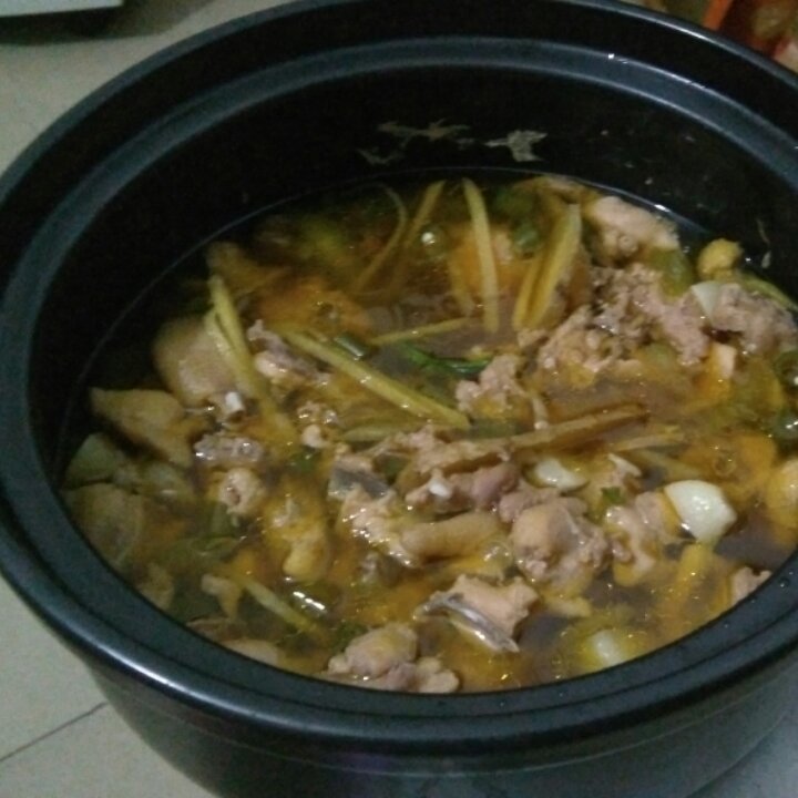 砂锅鸡煲