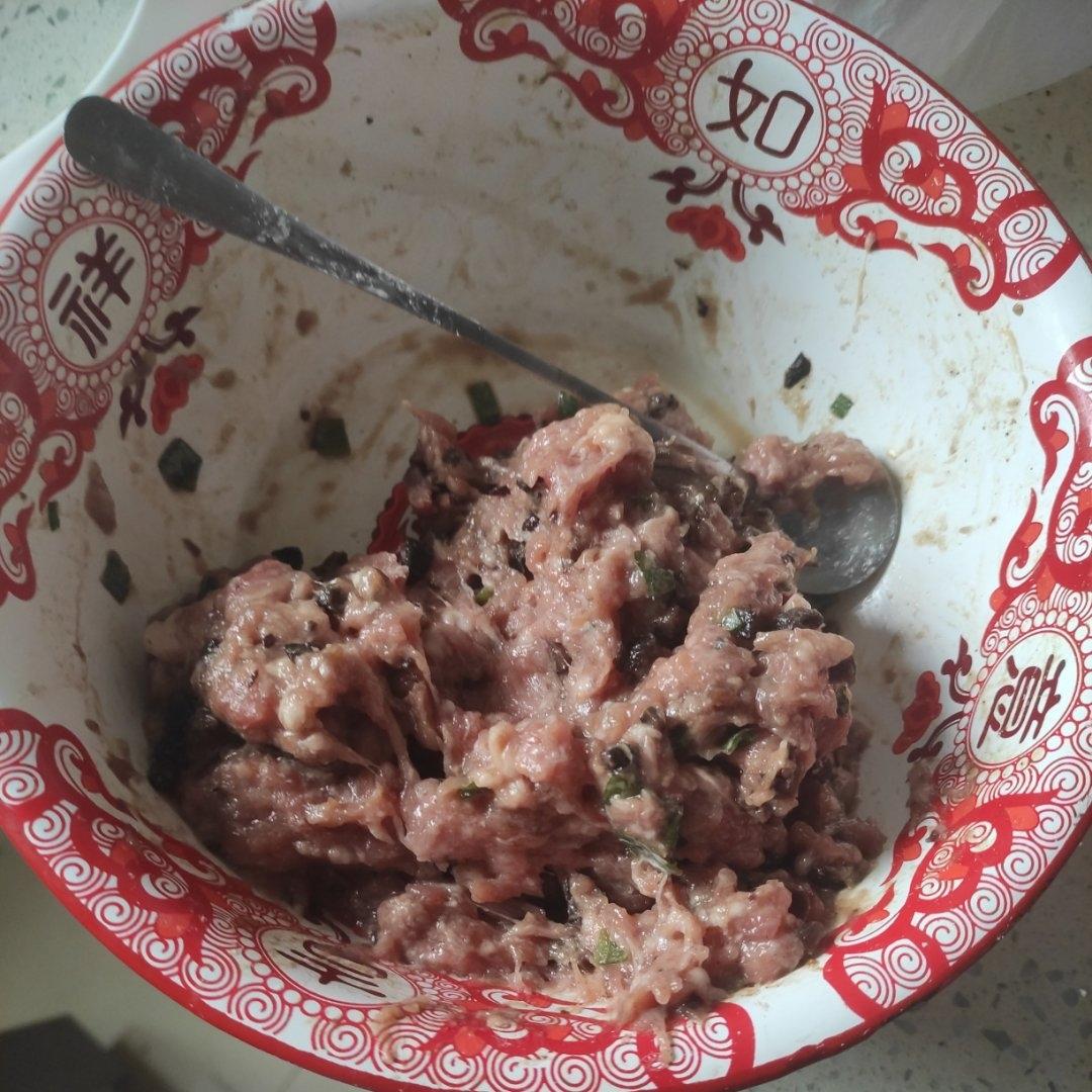 猪肉香菇小馄饨