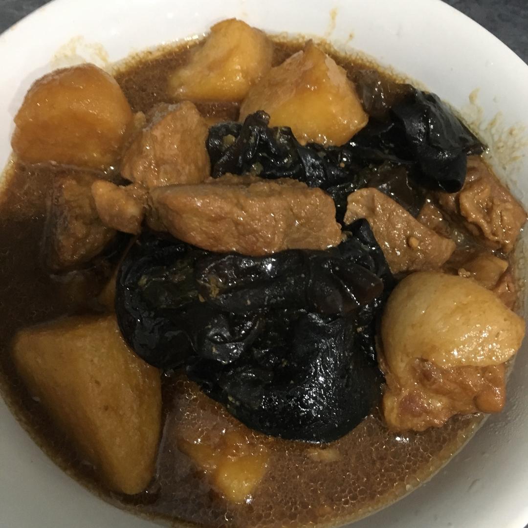 家常红烧肉炖土豆