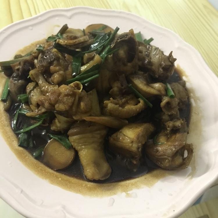 炒鸡香的农家姜葱炒鸡