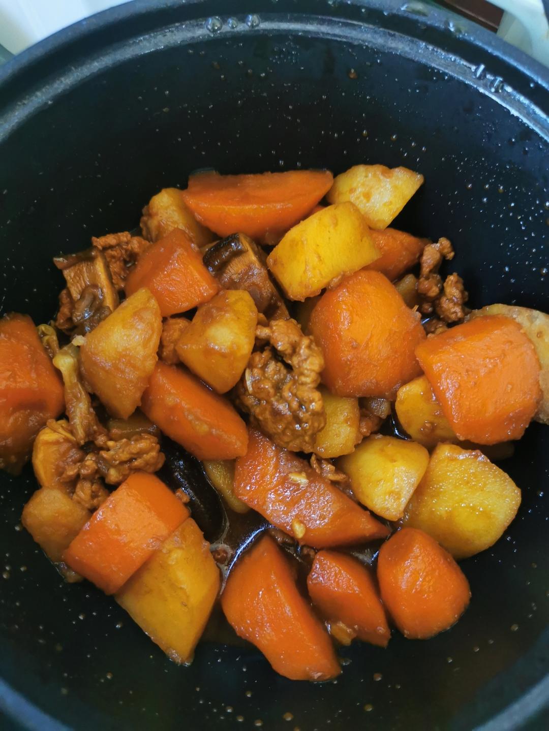 好吃到流泪的酱汁土豆肉末拌饭！做法超简单！！