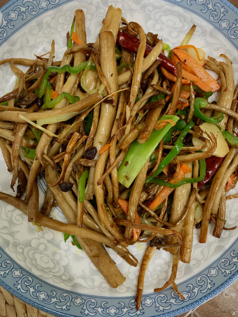 干香下饭的干锅茶树菇教程✅