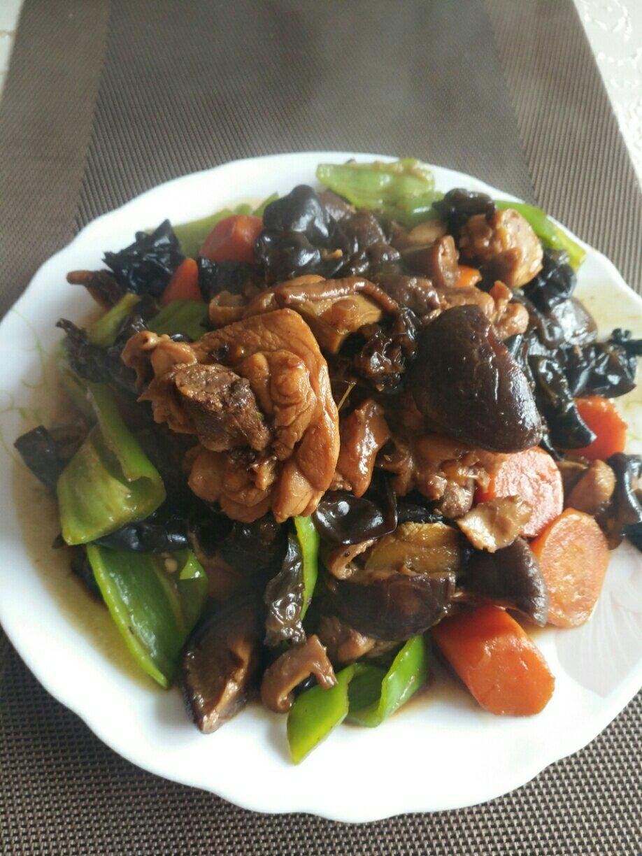 土豆香菇炖鸡腿