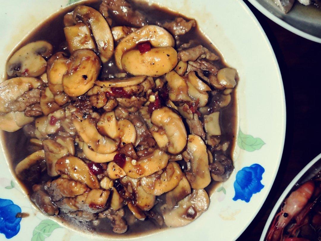 黑椒蘑菇肉片