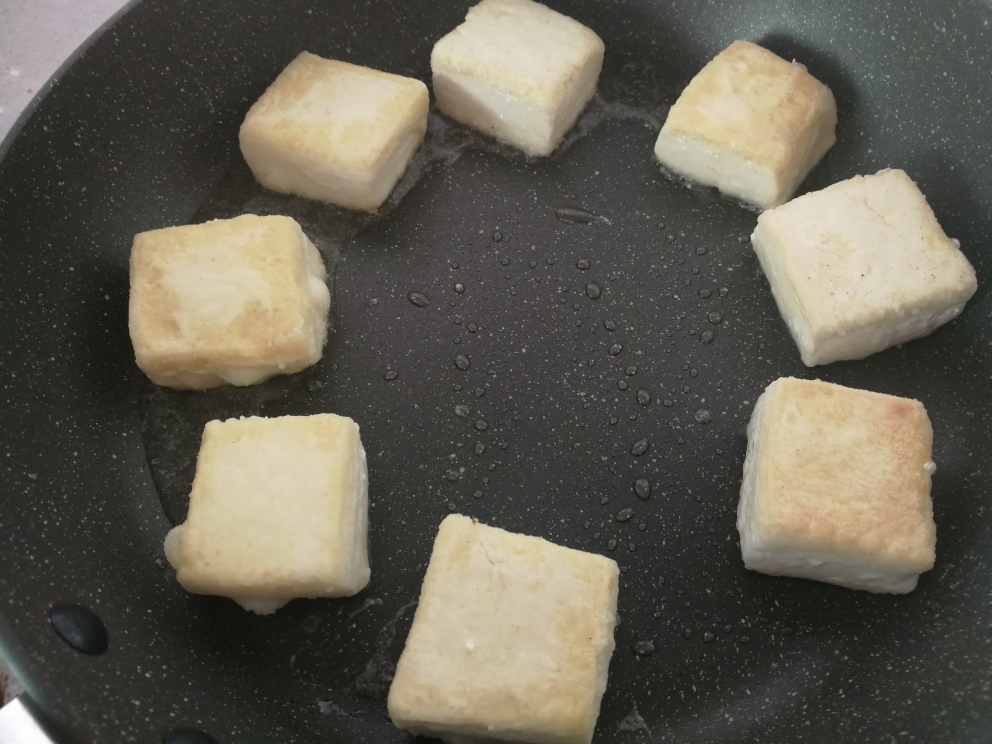 麻辣川香豆腐锅的做法 步骤4